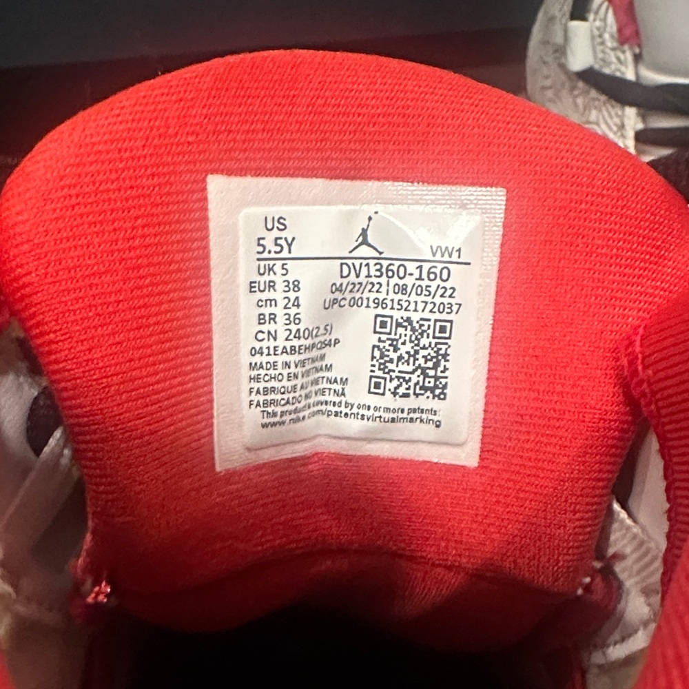 Jordan Kids Sneakers - Black, Red, White Design - Picture 3 of 7